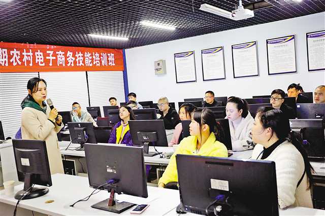 秀山县电子商务产业发展领导小组办公室 建起武陵生活馆，农特产品销售不再难